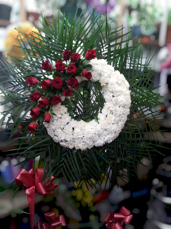 Classic Red And White Wreath