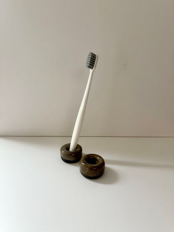 Earthen Toothbrush Holder