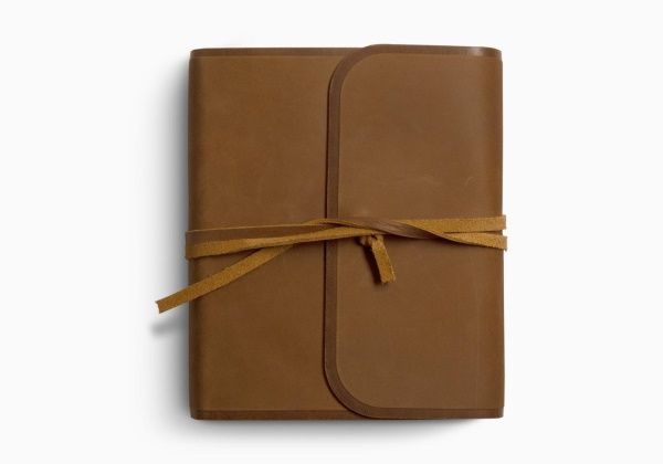 ESV Single Column Journaling Bible®, Natural Leather, Brown, Flap & Strap ESV Single Column Journaling Bible®, Natural Leather, Brown, Flap & Strap