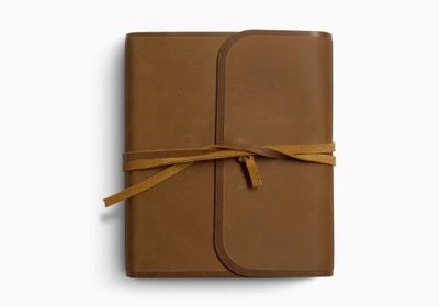 ESV Single Column Journaling Bible®, Natural Leather, Brown, Flap & Strap ESV Single Column Journaling Bible®, Natural Leather, Brown, Flap & Strap