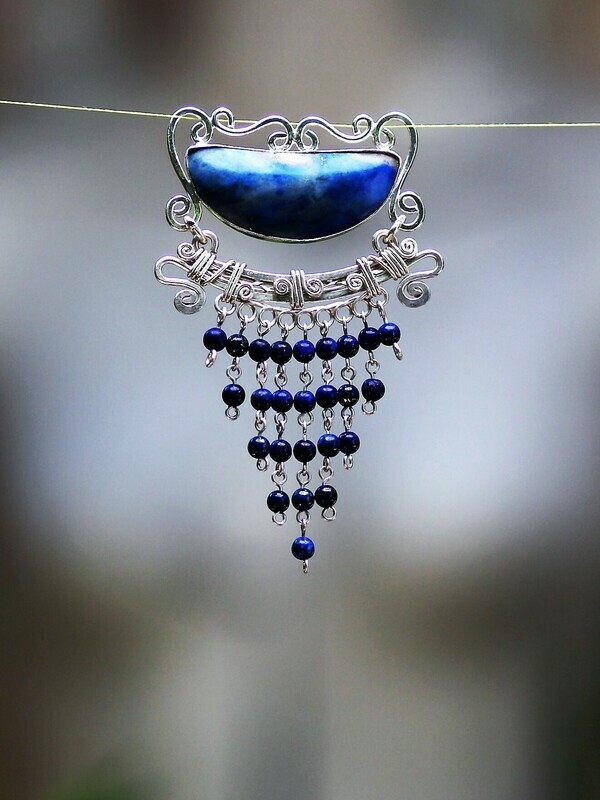 Sterling silver pendant with lapis lazuli cabochon and lapis beads