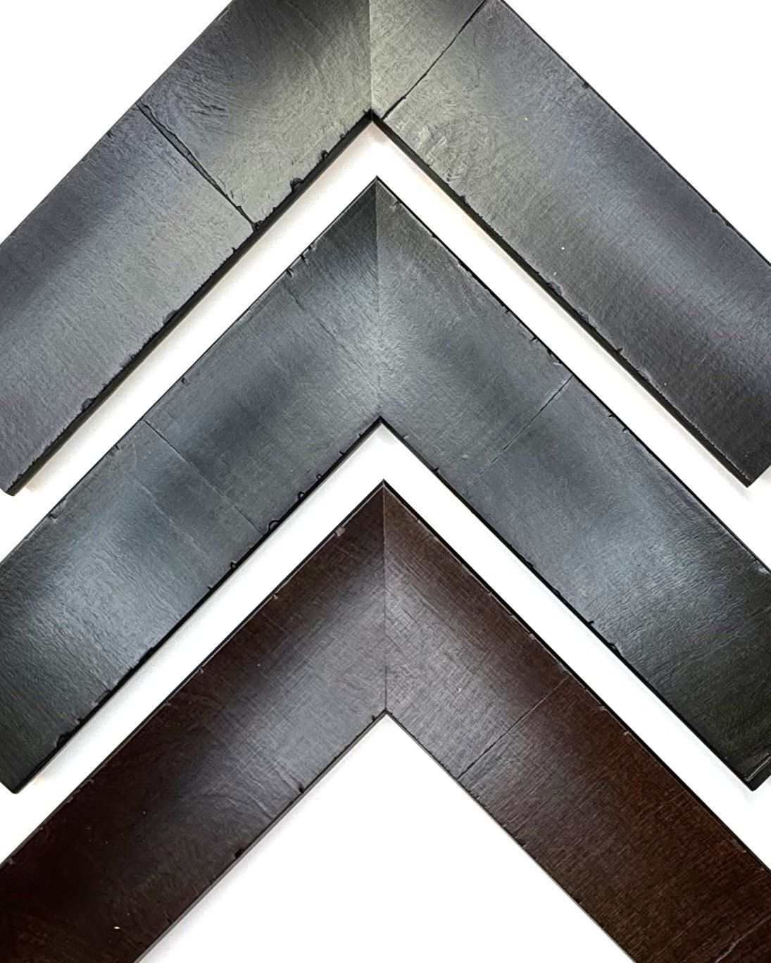 Picture frames, veneered with noble olive wood, for lovers of fine wood surfaces. Three dark colours to choose from. The strip is 50 mm wide. Tailored to measure.