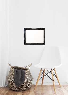 Bilderrahmen, stark verziert, hochglänzend schwarz lackiert. Passend für Bildgröße bis 30 x 40 cm Bilderrahmen, stark verziert, hochglänzend schwarz lackiert. Passend für Bildgröße bis 30 x 40 cm