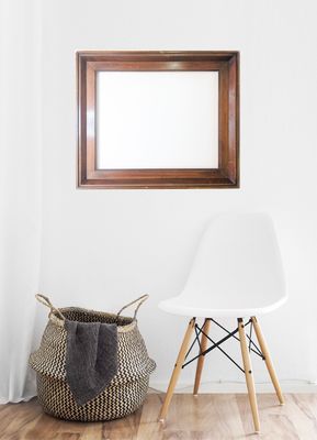 Bilderrahmen, nußbaumfarben gebeizt. Passend für Bildgröße bis 45 x 55 cm