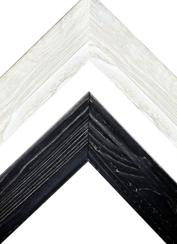 Changeable frame in country house style with roughly structured surface made of solid spruce wood. Available in white and black. 26 standard formats to choose from. The strip is 60 mm wide and 28 mm deep.