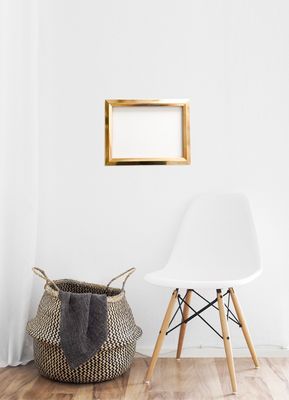 Handgefertigter Bilderrahmen, komplett hochglänzend vergoldet. Passend für Bildgröße bis 28 x 38 cm