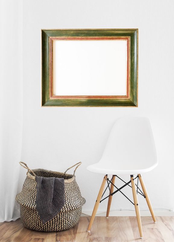 Handgefertigter Bilderrahmen, teilvergoldet, handbemalt. Einzelstück. Passend für Bildgröße 48,5 x 74,5 cm Handgefertigter Bilderrahmen, teilvergoldet, handbemalt. Einzelstück. Passend für Bildgröße 48,5 x 74,5 cm