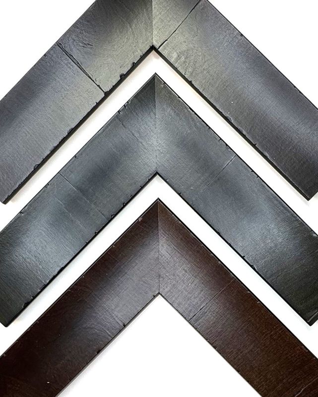 Picture frames, veneered with noble olive wood, for lovers of fine wood surfaces. Three dark colours to choose from. The strip is 50 mm wide. Tailored to measure. Picture frames, veneered with noble olive wood, for lovers of fine wood surfaces. Three dark colours to choose from. The strip is 50 mm wide. Tailored to measure.