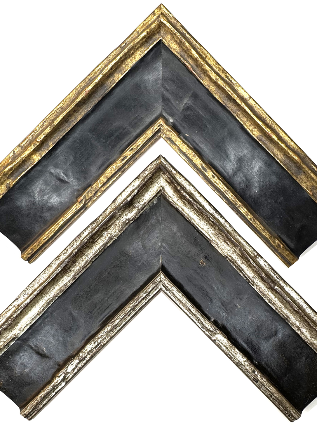 Classic, high-quality Italian picture frame with decorated surface, 65 mm wide, two variants to choose from. Tailored to measure. Classic, high-quality Italian picture frame with decorated surface, 65 mm wide, two variants to choose from. Tailored to measure.