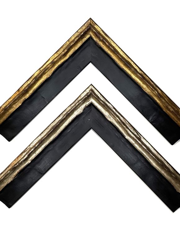 Classic, high-quality, Italian picture frame, with decorated surface, 35 mm wide strip, two variants to choose from. Tailored to measure. Classic, high-quality, Italian picture frame, with decorated surface, 35 mm wide strip, two variants to choose from. Tailored to measure.