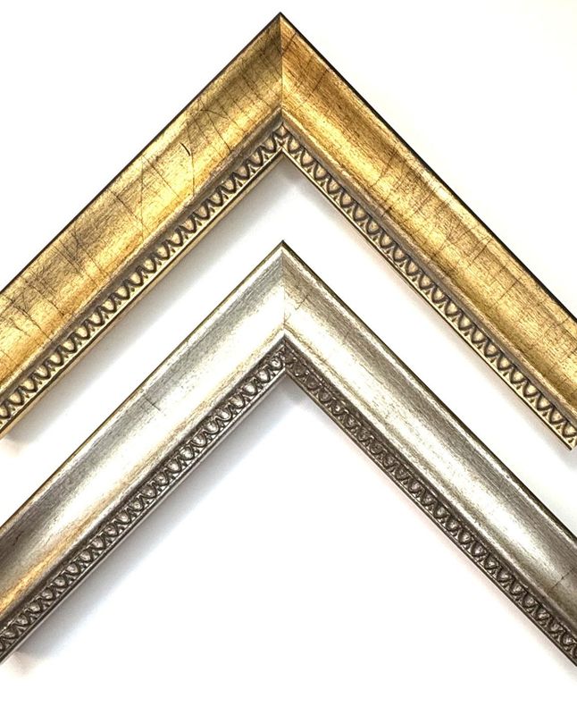 Classic portrait bar in the style of the 19th century, front edge decorated. The bar is 35 mm wide, two decors to choose from. Tailored to measure. Classic portrait bar in the style of the 19th century, front edge decorated. The bar is 35 mm wide, two decors to choose from. Tailored to measure.