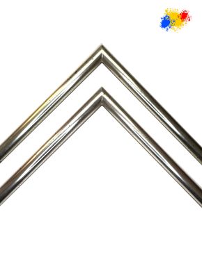"Berliner Bar", 100 % hand-gilded in its own workshop. Classical profile, 29 mm wide, three variants to choose from. Tailored to measure.