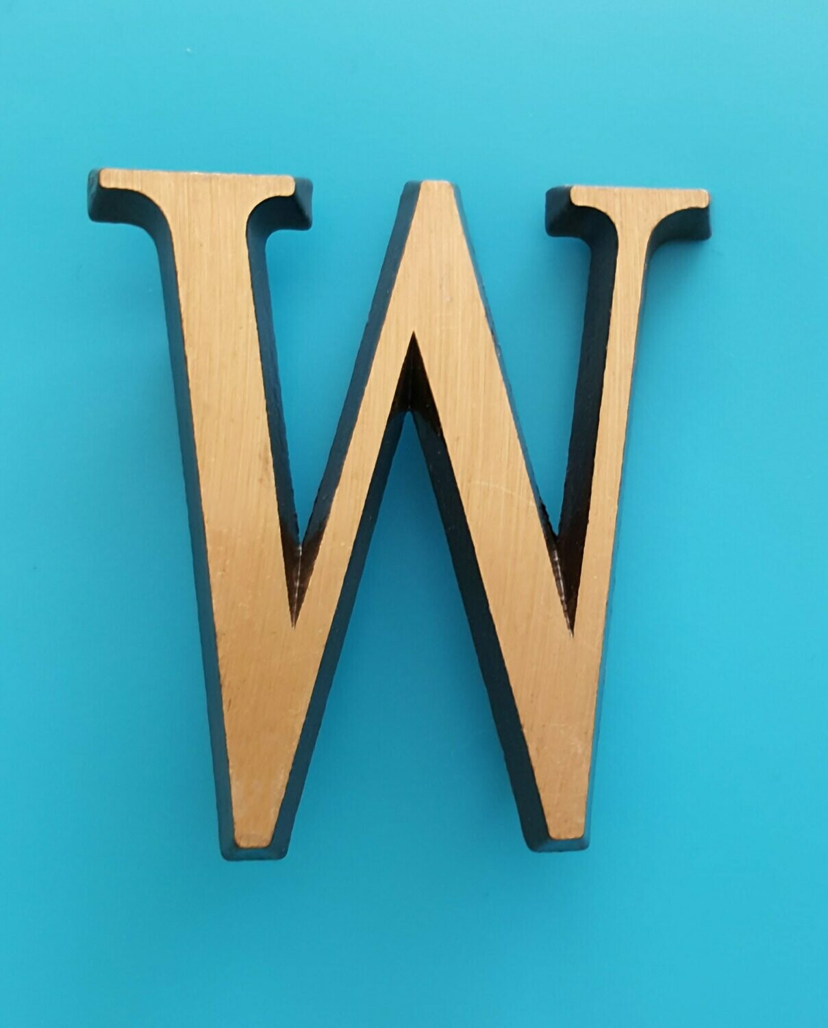 ¨W¨ Letra Romana varios tamaños