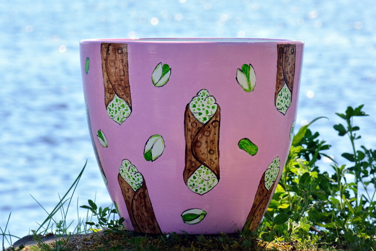 "Cannoli di Palermo con pistacchi" hand painted ceramic planter