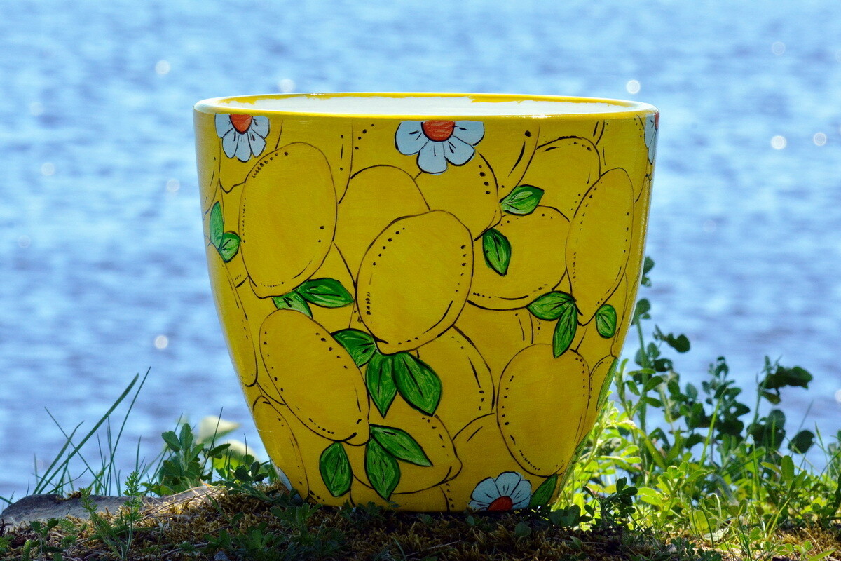 "Limoni di Siracusa 2" hand painted ceramic planter