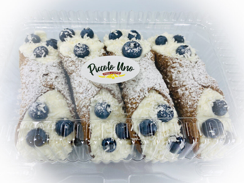Cannoli L size set (4 classic with bluberries and coconut)