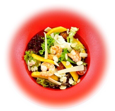 Exotic salad with tiger prawns and mango