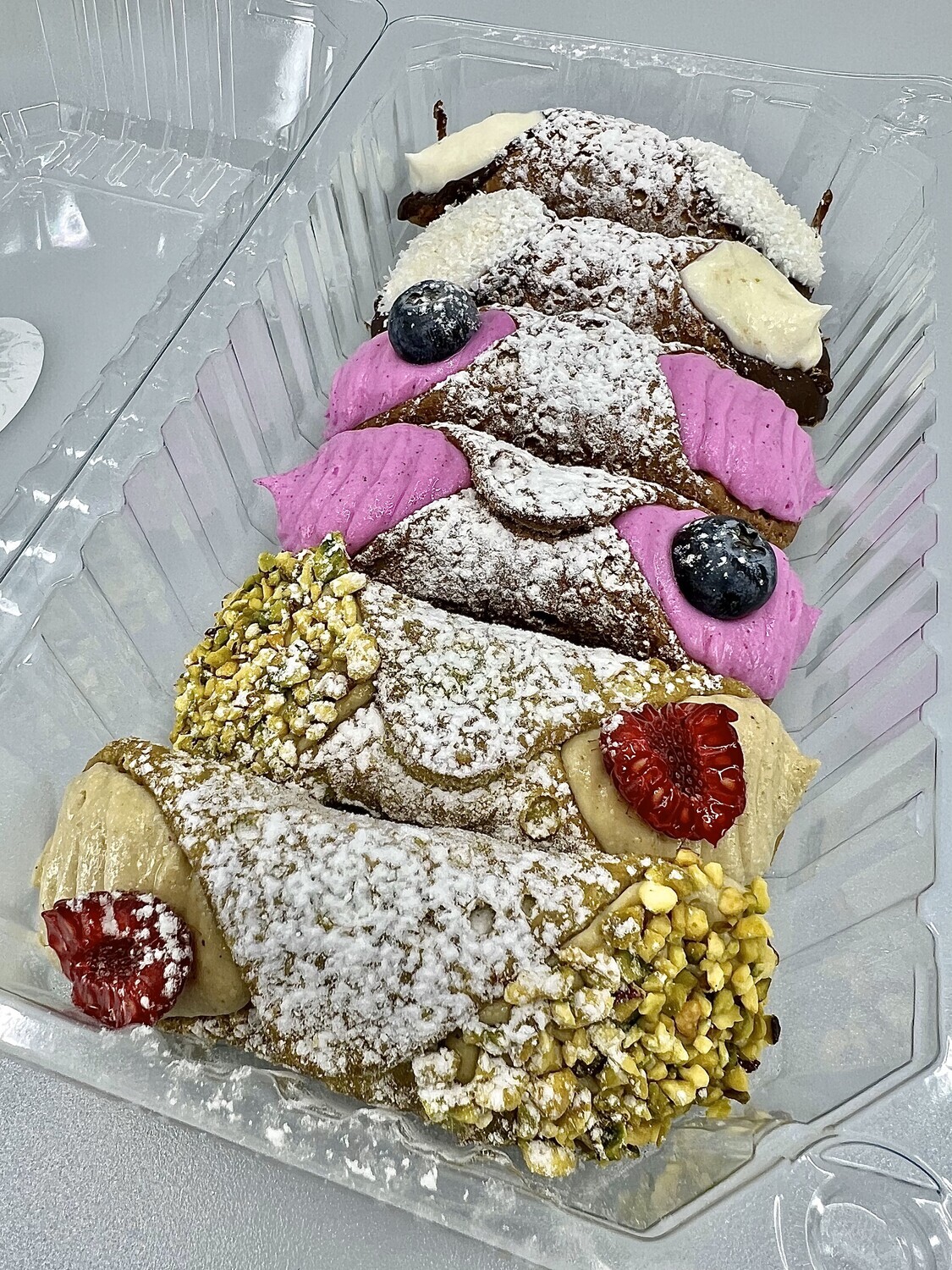 St. Valentines Special Set (6 Cannoli)