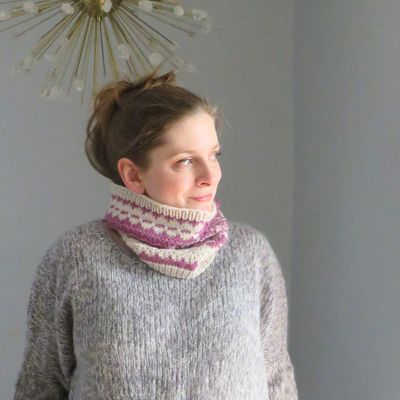 Toasty Triangles Cowl