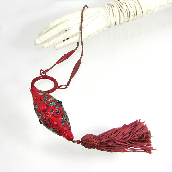 Antique Tassel Compact Red Purse