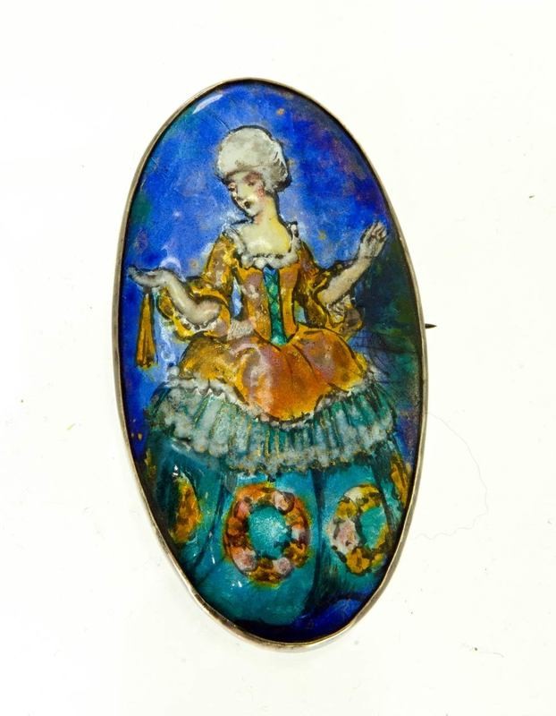 Vintage Oval Enamelled Brooch