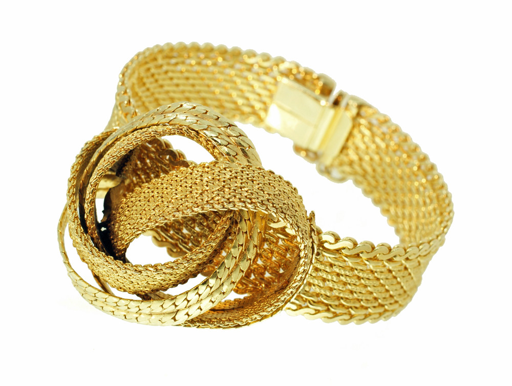 Gold Knot Bracelet