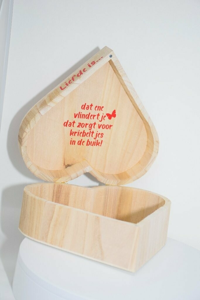 Houten doos 'Liefde is' (niet gepersonaliseerd)