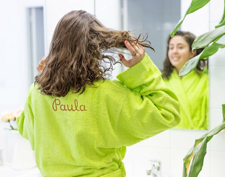 Albornoz bordado Verde