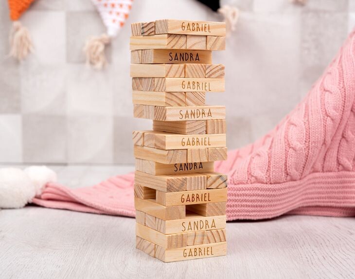 Jenga grabada con nombres y bolsita