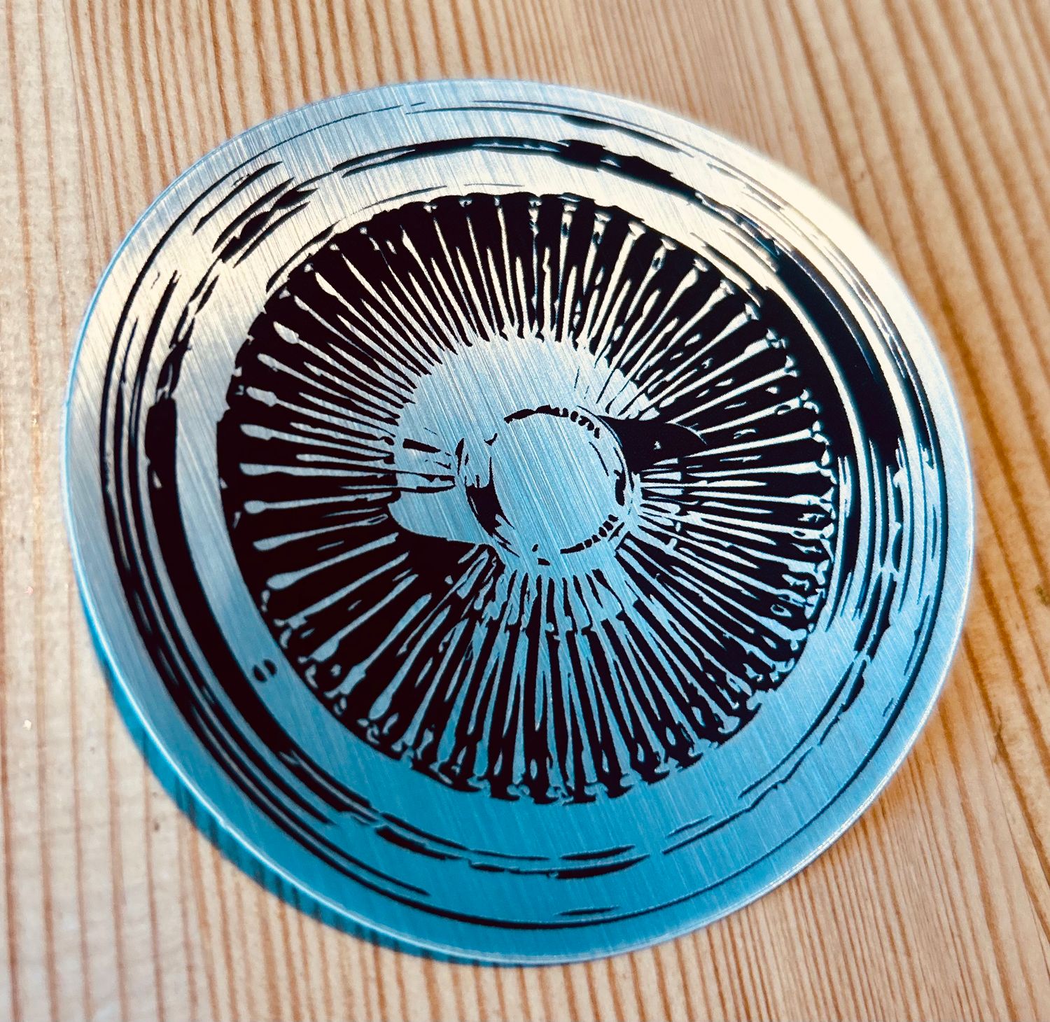 Lay&#39;N&#39;Play Wire Wheel Sticker