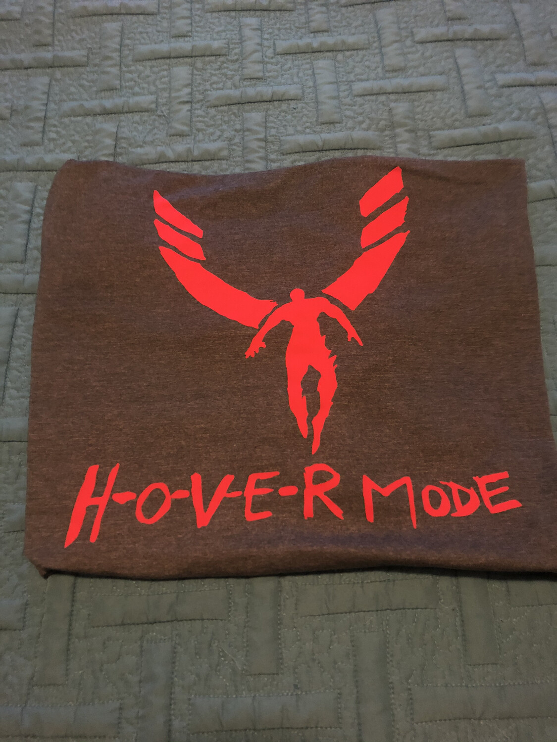 Red Logo On Dark Gray Hovermode