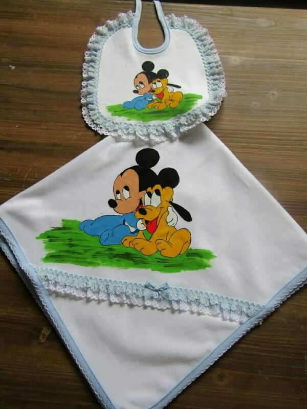 Fralda  mickey (C) com renda no canto