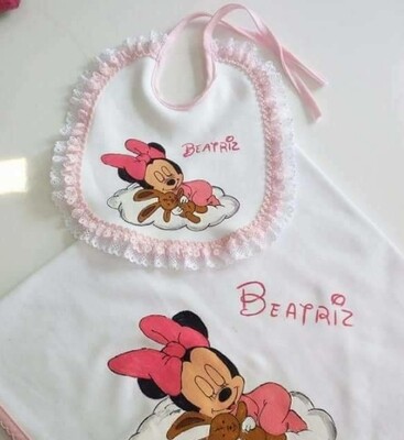 Babete  minnie(B) com renda á volta
