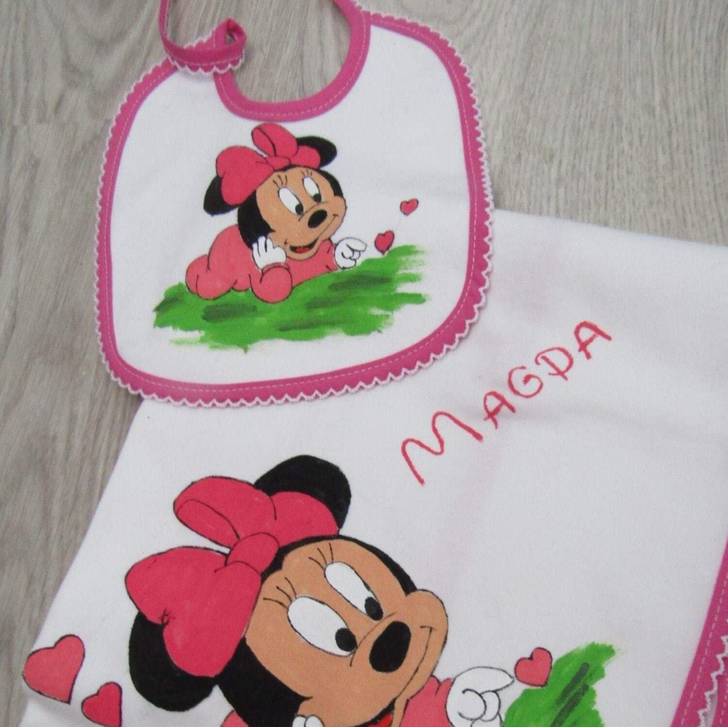 Babete minnie (G) Babete minnie (G)