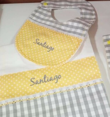 Babete amarela/cinza Babete amarela/cinza