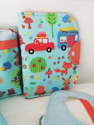 Porta documentos raposinha no bosque Porta documentos raposinha no bosque