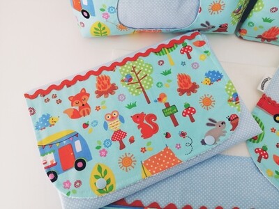 Muda fraldas raposinhas no bosque Muda fraldas raposinhas no bosque