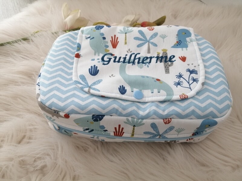 Dinossauros e árvores