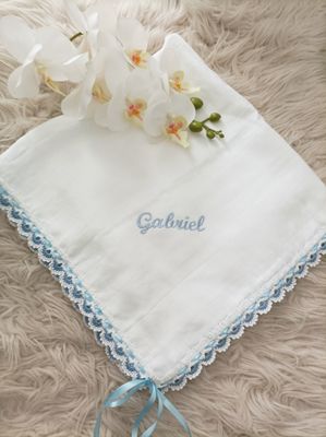 Fralda crochet com nome bordado