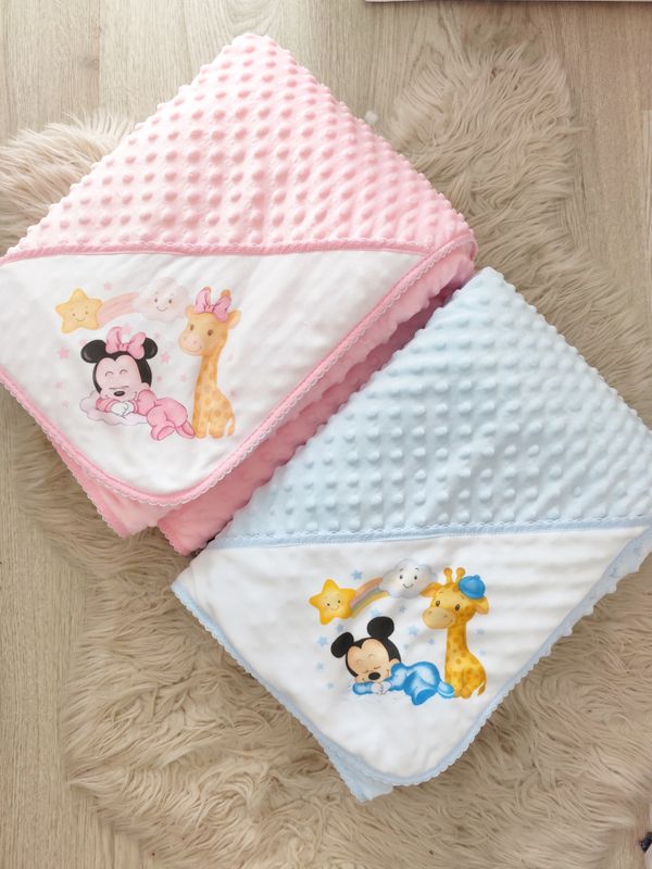 Mantinha  Mickey/ Minnie arco íris  (Outono /Inverno)