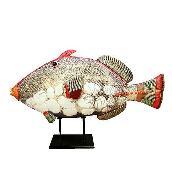 Triggerfish P Glazed on stand