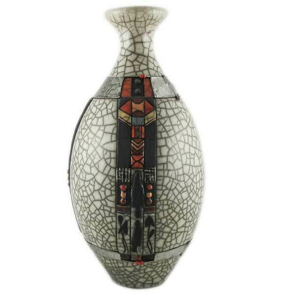 Shield Pot with Metal