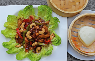 (GA XAO HAT DIEU) Chicken fried with vegetables and cashew nuts