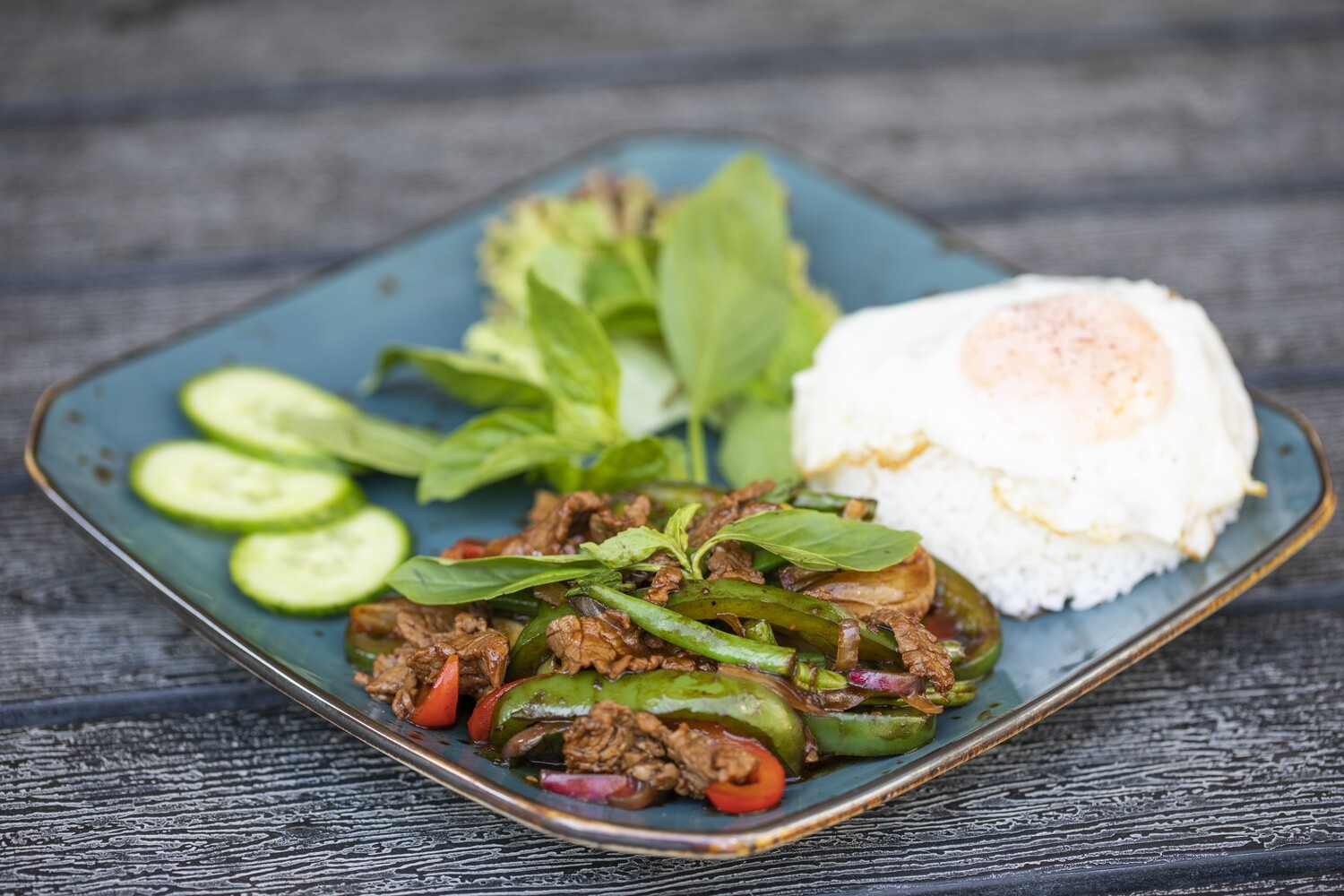 (BO XAO HUNG QUE) Stir-fried Beef With Basil Leaves