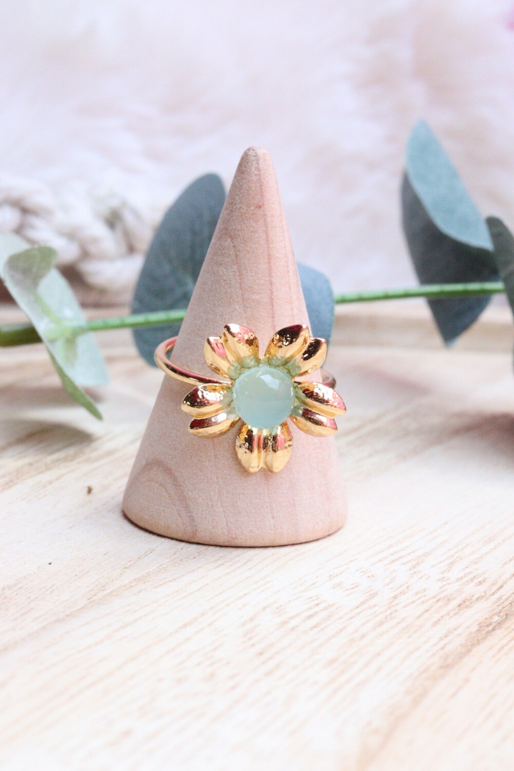 Bague fleur cabochon calcédoine Aqua 