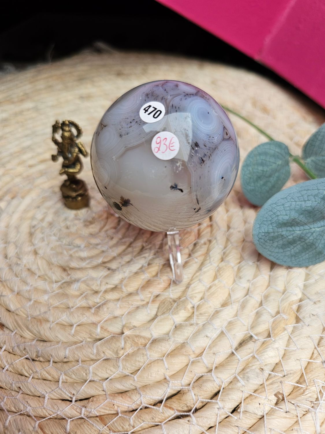Sphère en agate blanche  n°470