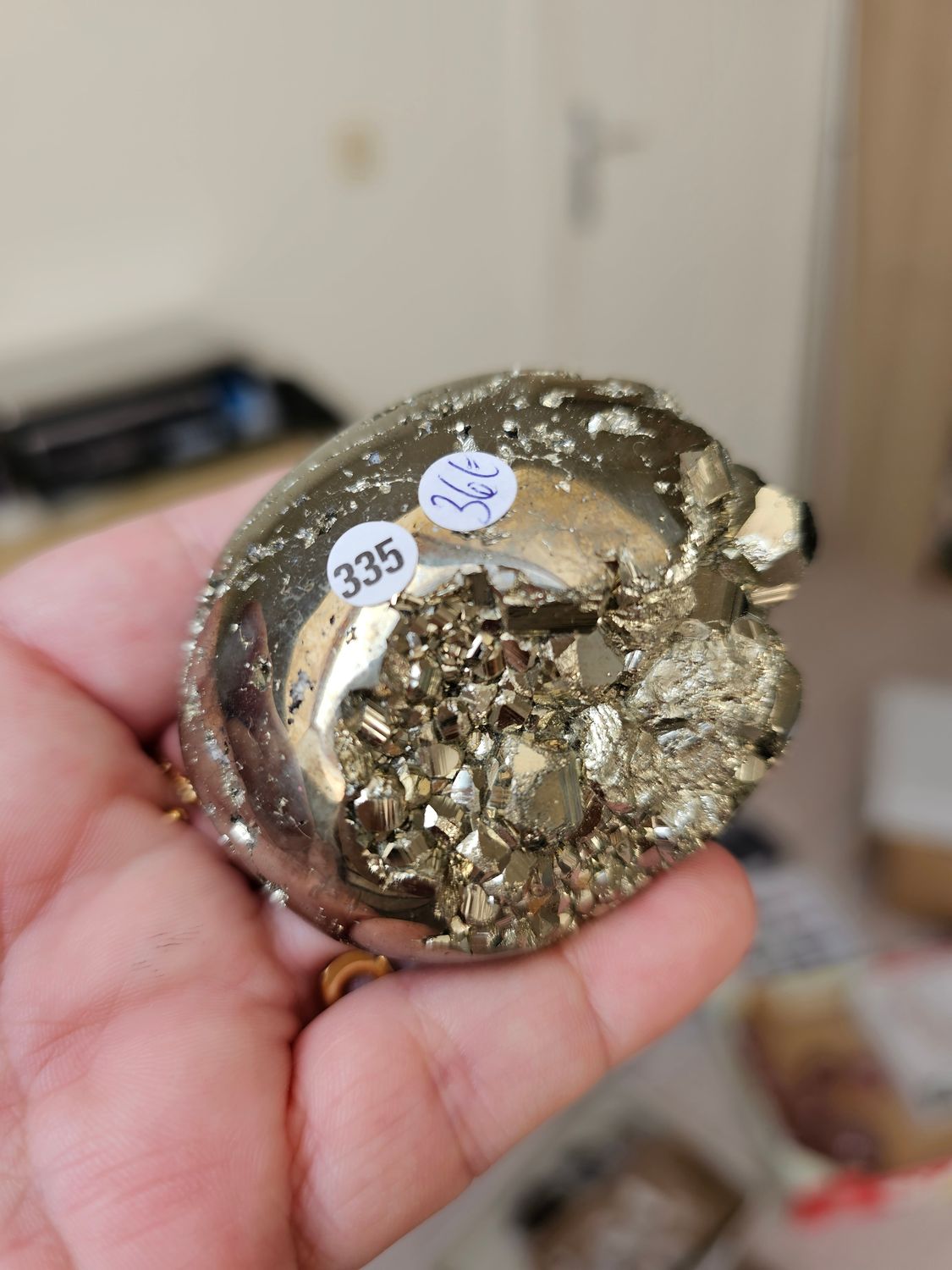 Galet en pyrite n° 335