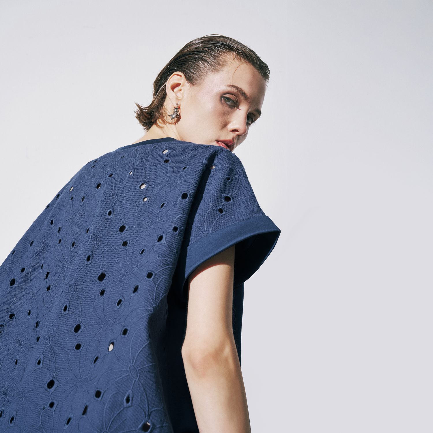 EMBROIDERED FLARE TOP - DENIM