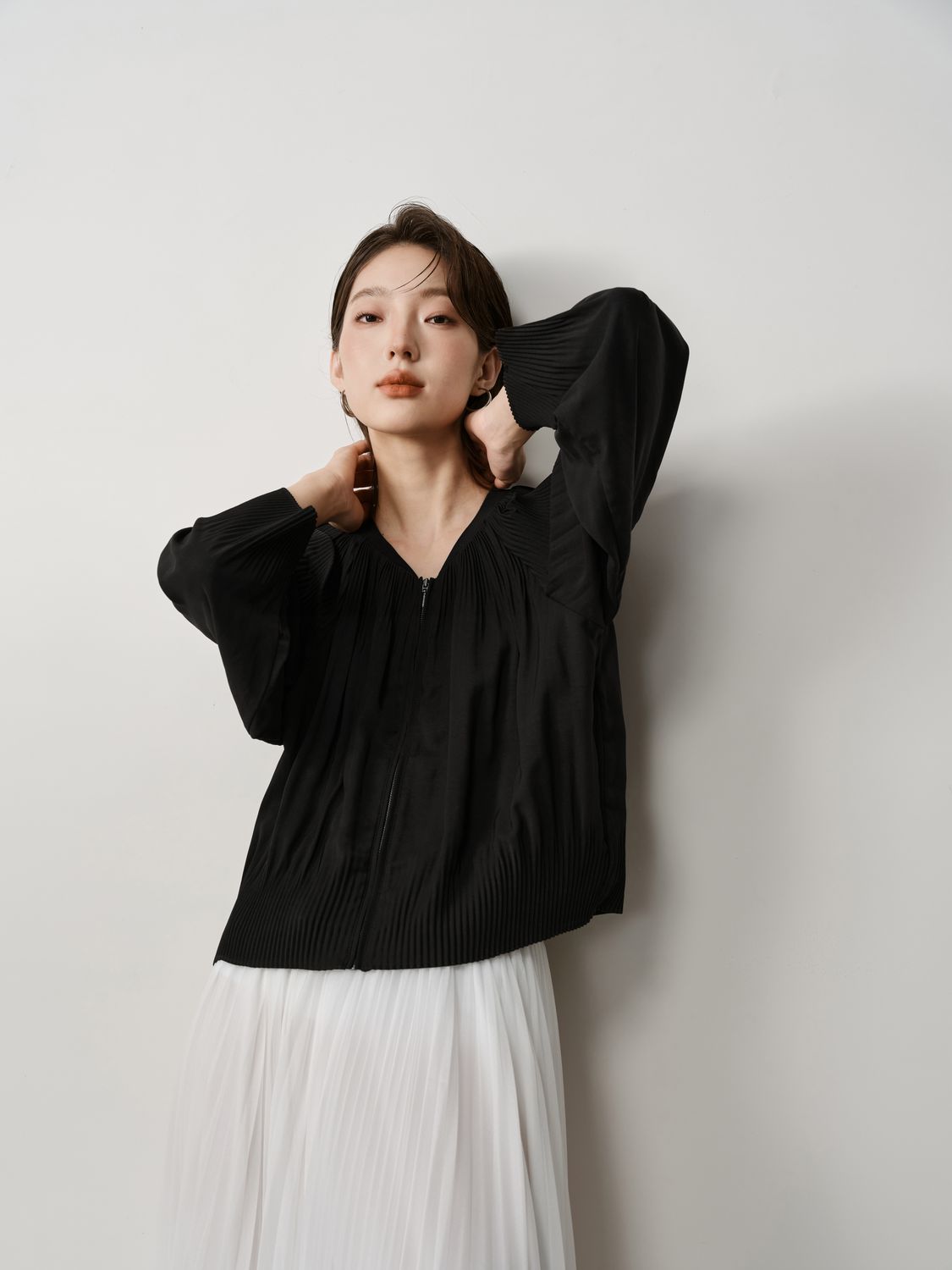 PLEATED JACKET - BLACK