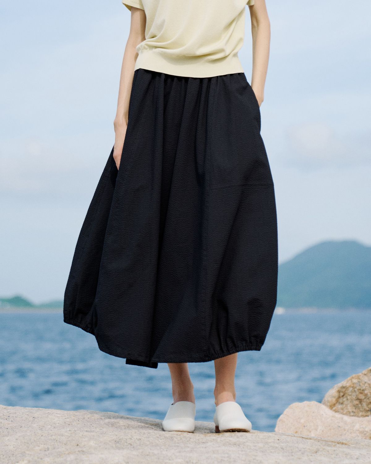 SEERSUCKER BALLOON SKIRT - BLACK